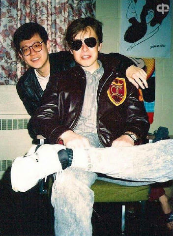 Илон Маск в университете Куинс в Кингстоне, Онтарио, Канада, 1990-е. Ностальгия