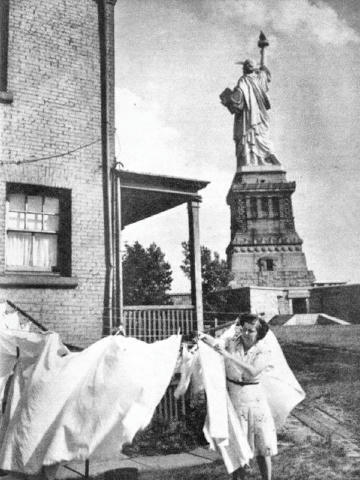 Когда Статуя Свободы буквально за окном — США, 1930 год.